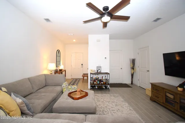 $1,975 | 6834 Golden Monarch Avenue, Jacksonville, FL 32217