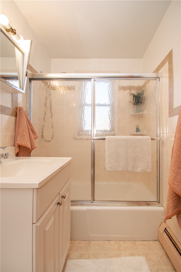 70 Carroll Avenue, Unit 510 Newport, RI 02840 - Photo 14 of 37 Another view of the bath.