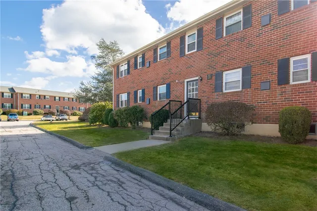 $375,000 | 70 Carroll Avenue, Unit 510, Newport, RI 02840