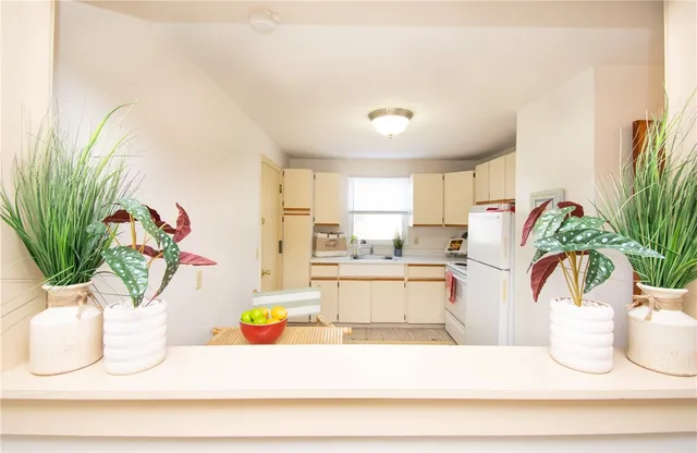 $375,000 | 70 Carroll Avenue, Unit 510, Newport, RI 02840