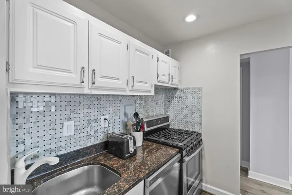 $1,900 | 5340 Holmes Run Parkway, Unit 917, Alexandria, VA 22304