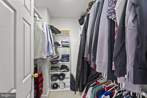 $1,900 | 5340 Holmes Run Parkway, Unit 917, Alexandria, VA 22304