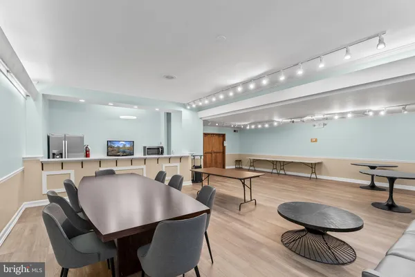 $1,900 | 5340 Holmes Run Parkway, Unit 917, Alexandria, VA 22304