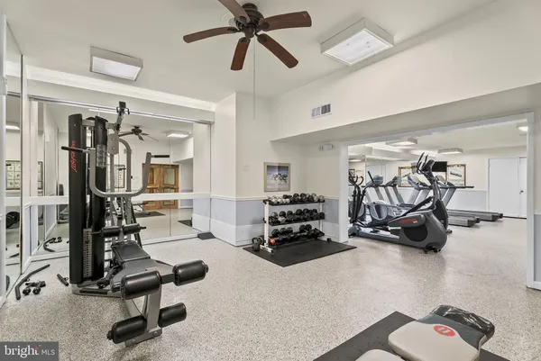 $1,900 | 5340 Holmes Run Parkway, Unit 917, Alexandria, VA 22304