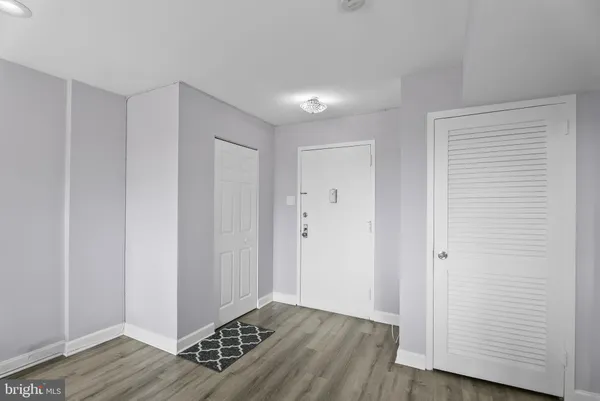 $1,900 | 5340 Holmes Run Parkway, Unit 917, Alexandria, VA 22304