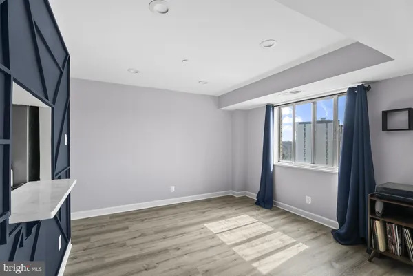 $1,900 | 5340 Holmes Run Parkway, Unit 917, Alexandria, VA 22304