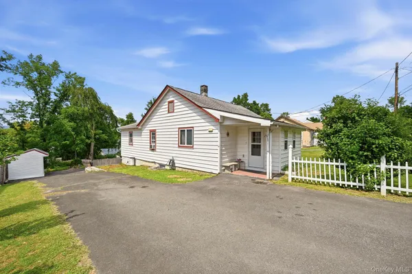 $279,000 | 7 Highland Avenue, Kerhonkson, NY 12446