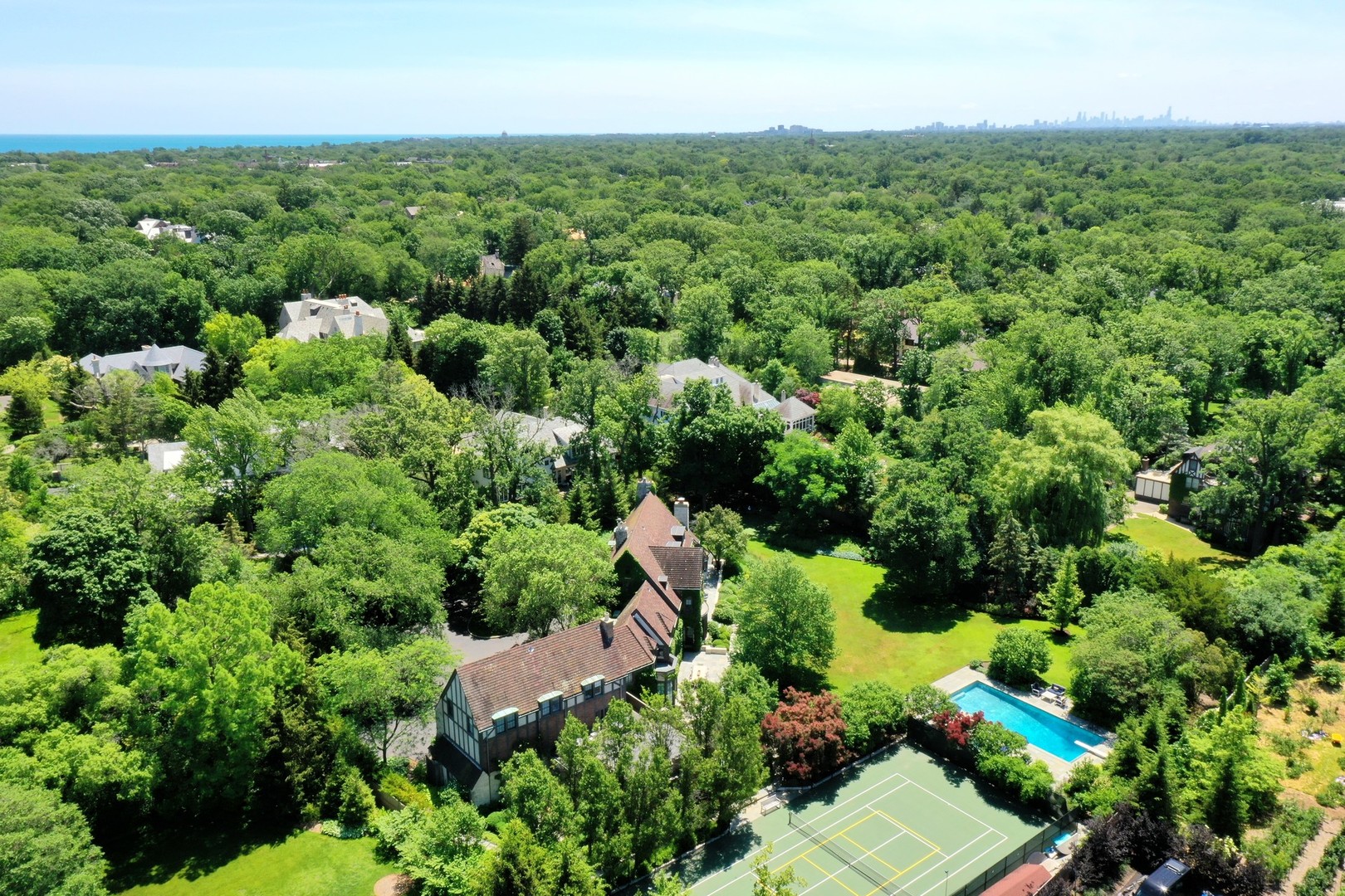 720 Ardsley Road Winnetka, IL 60093 - Photo 2 of 103