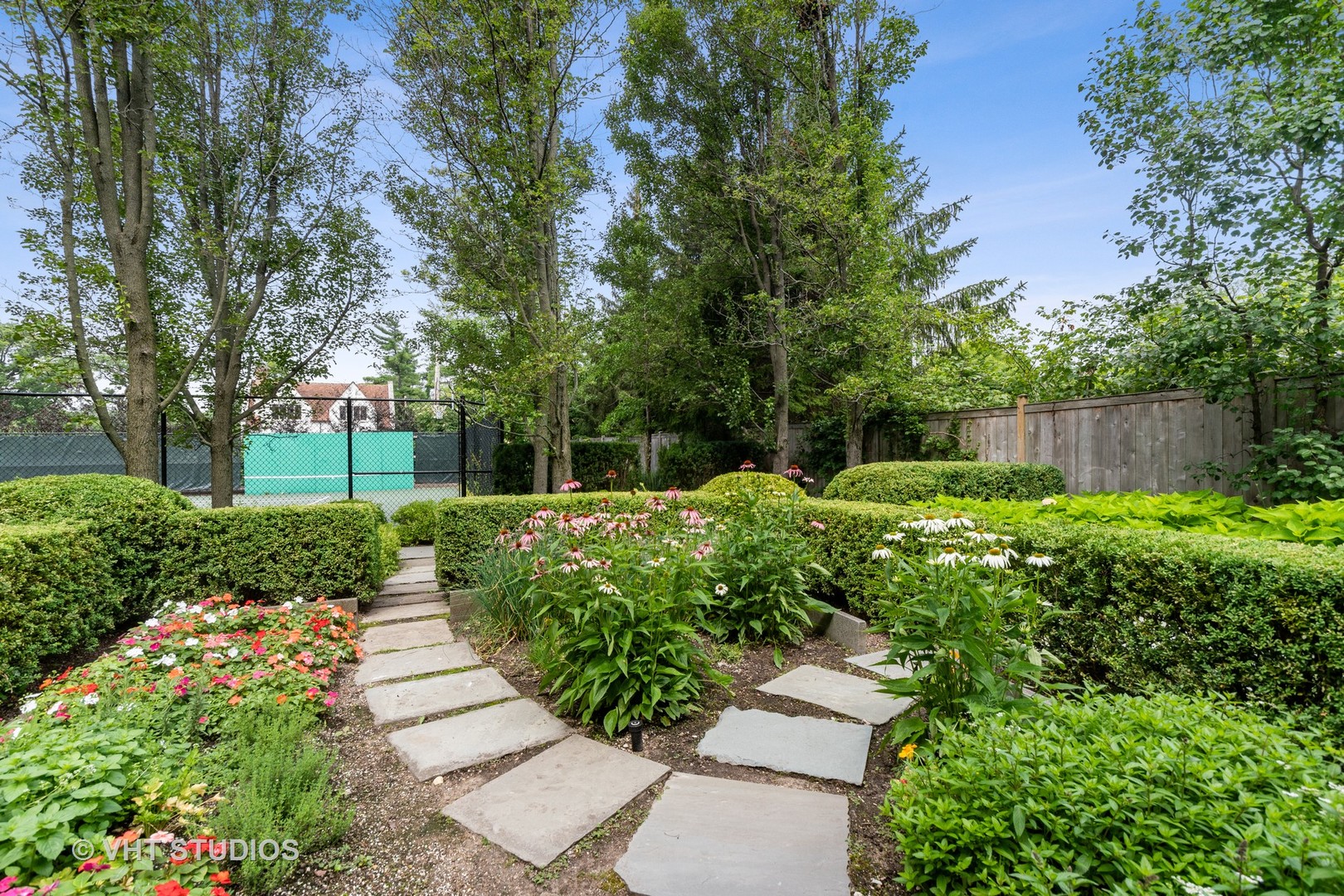 720 Ardsley Road Winnetka, IL 60093 - Photo 21 of 103 a view of a garden with large trees