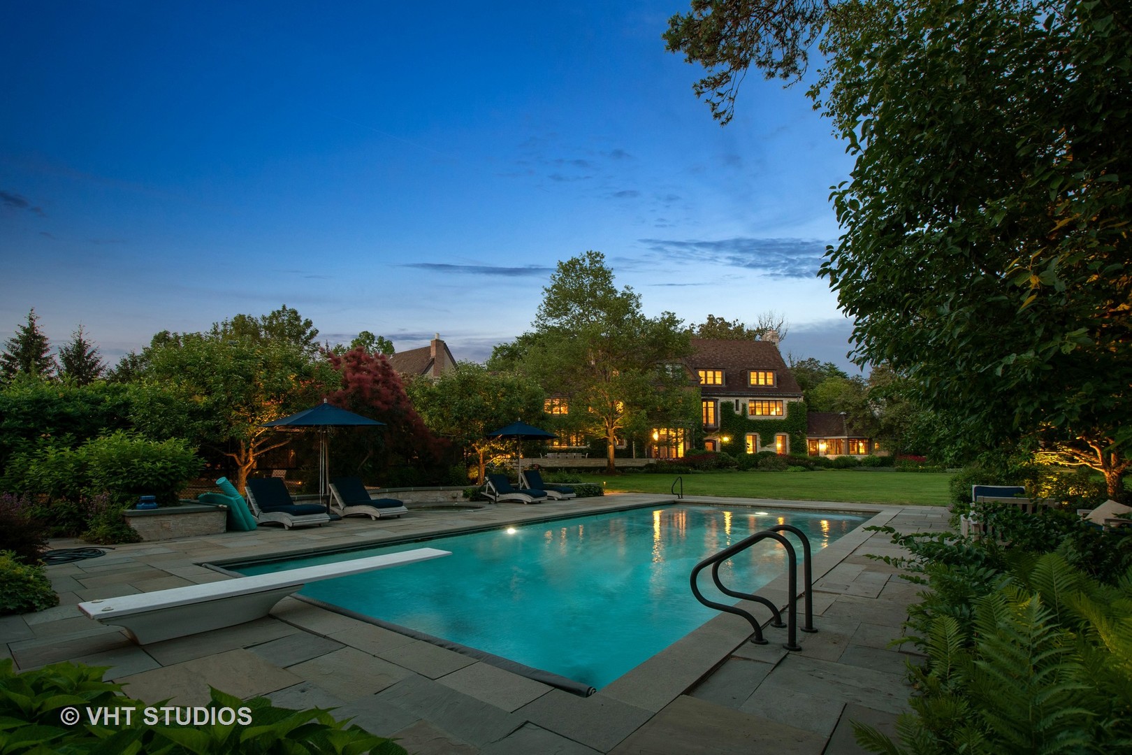 720 Ardsley Road Winnetka, IL 60093 - Photo 4 of 103 a view of a park with large trees
