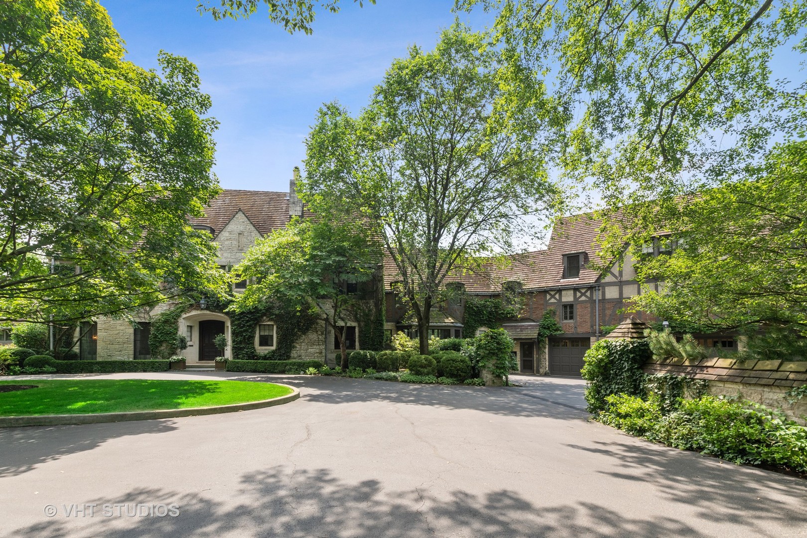 720 Ardsley Road Winnetka, IL 60093 - Photo 7 of 103 a view of a house with a yard