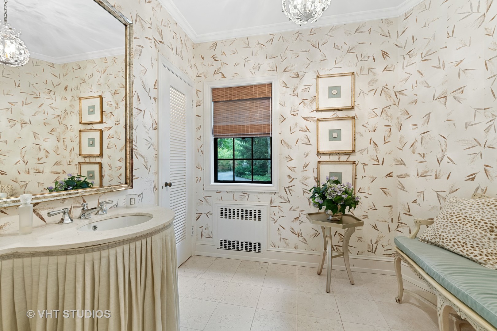 720 Ardsley Road Winnetka, IL 60093 - Photo 80 of 103 a bathroom with a sink and a mirror