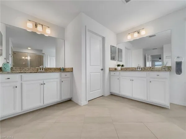 $4,200 | 3319 Menores Way, Fort Myers, FL 33905