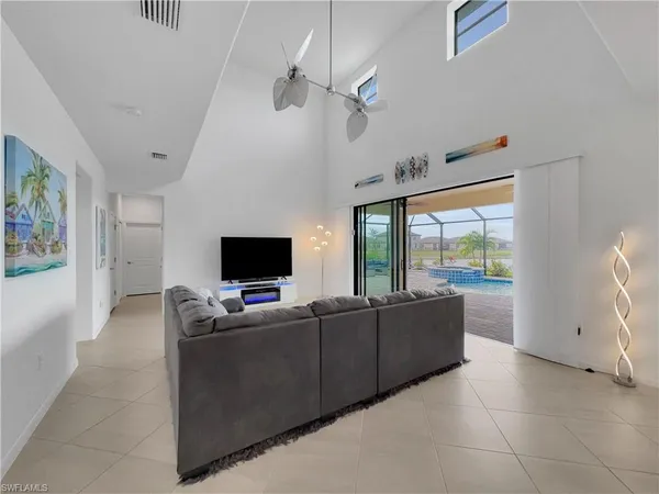 $4,200 | 3319 Menores Way, Fort Myers, FL 33905