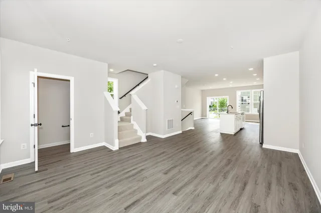 $469,900 | 106 Spring Bank Way, Frederick, MD 21701