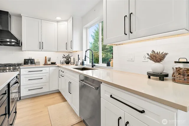 $975,000 | 20024 Southeast 260th Place, Covington, WA 98042