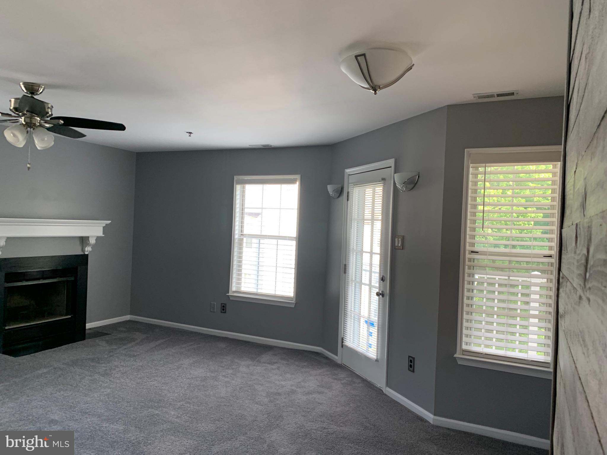 809 Willings Way New Castle, DE 19720 - Photo 11 of 50 Living Room Dining Room Combination
