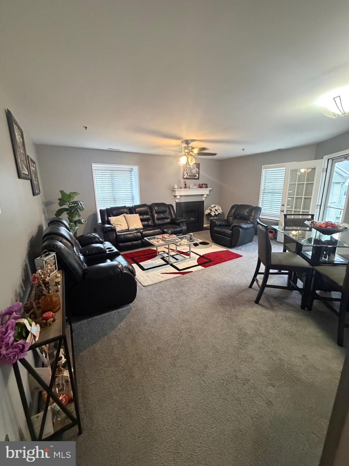 809 Willings Way New Castle, DE 19720 - Photo 24 of 50 Living Room