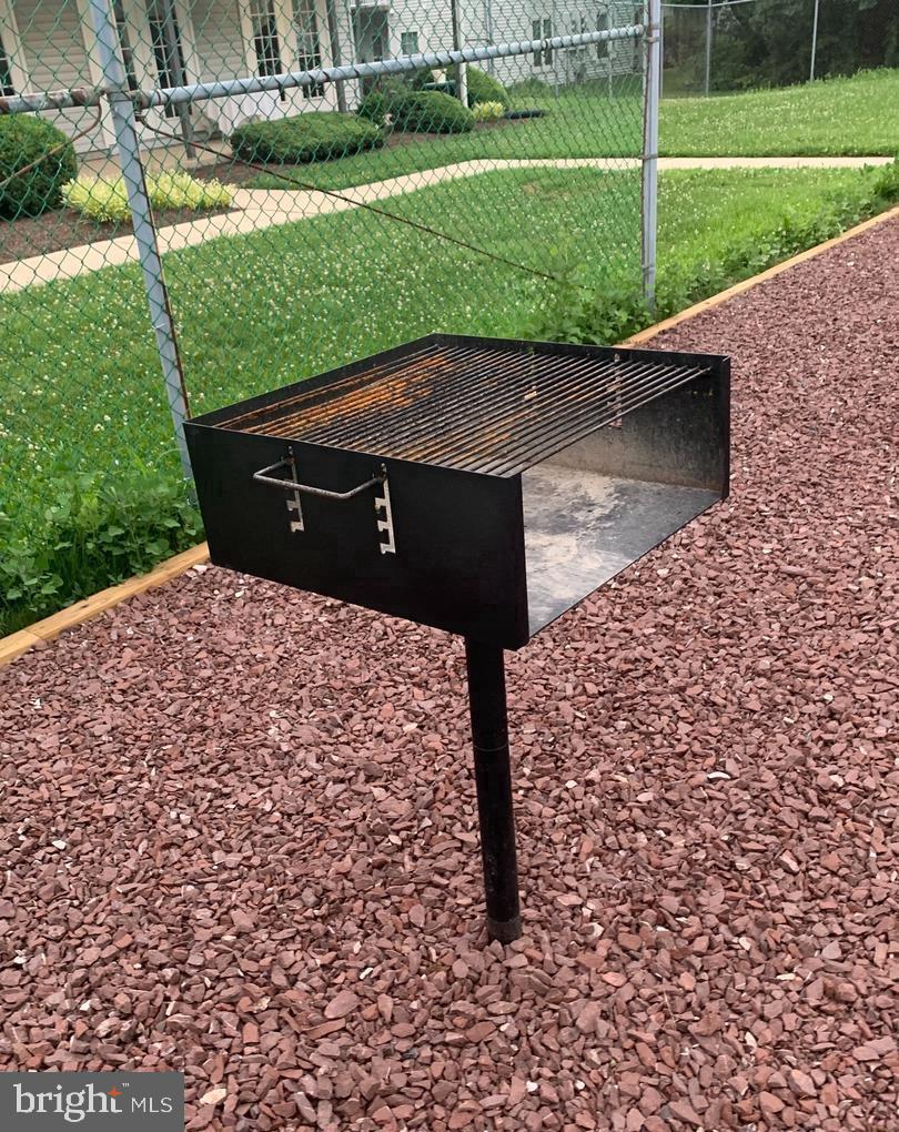 809 Willings Way New Castle, DE 19720 - Photo 48 of 50 Grilling area for community