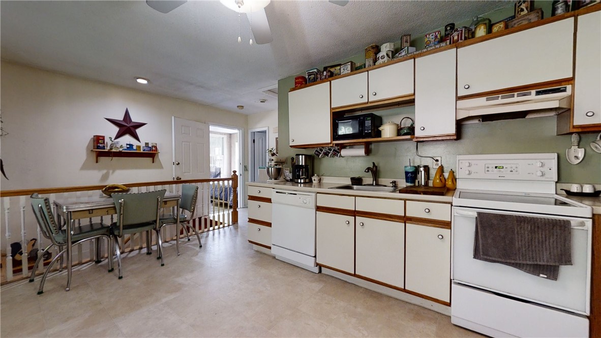 35 Buttonwoods Road Richmond, RI 02898 - Photo 12 of 37