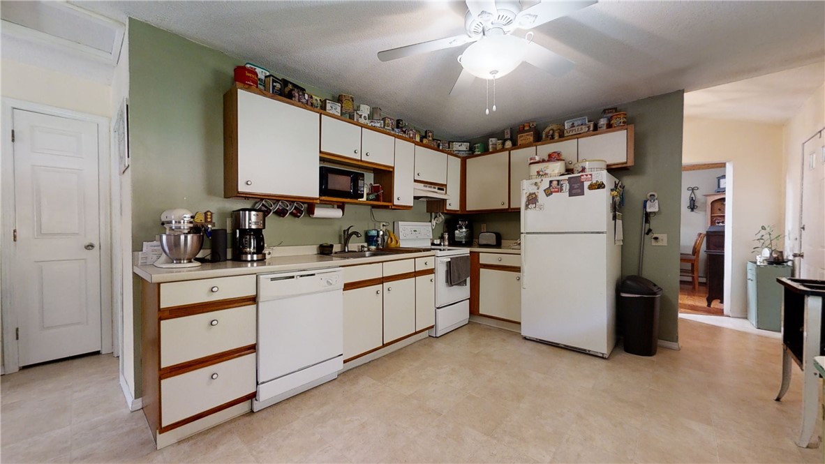 35 Buttonwoods Road Richmond, RI 02898 - Photo 13 of 37
