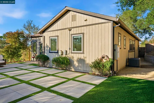 $1,500,000 | 12 Quiet Country Lane, Danville, CA 94526