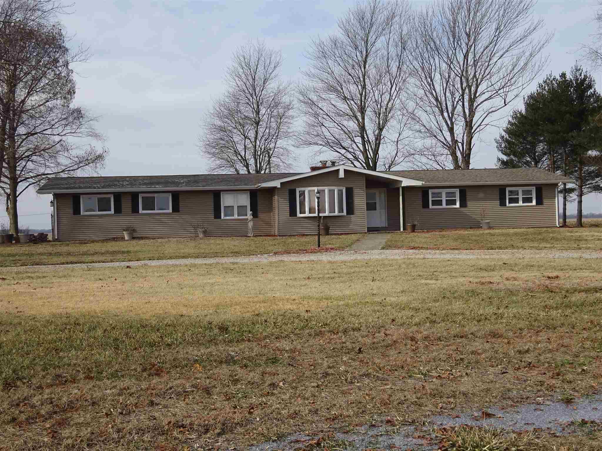 13887 North Pawnee Road Pawnee, IL 62558 - Photo 1 of 24