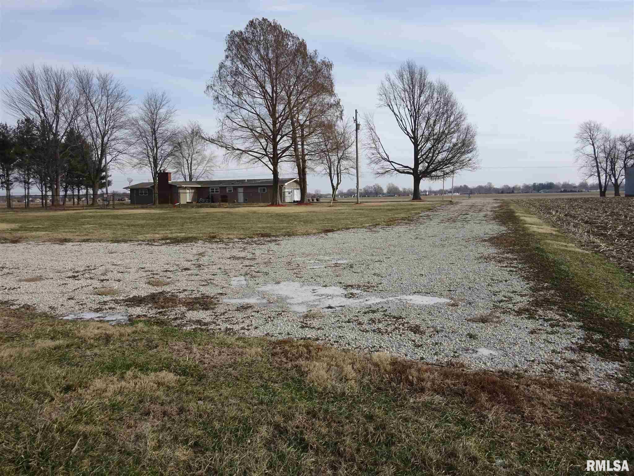 13887 North Pawnee Road Pawnee, IL 62558 - Photo 11 of 24