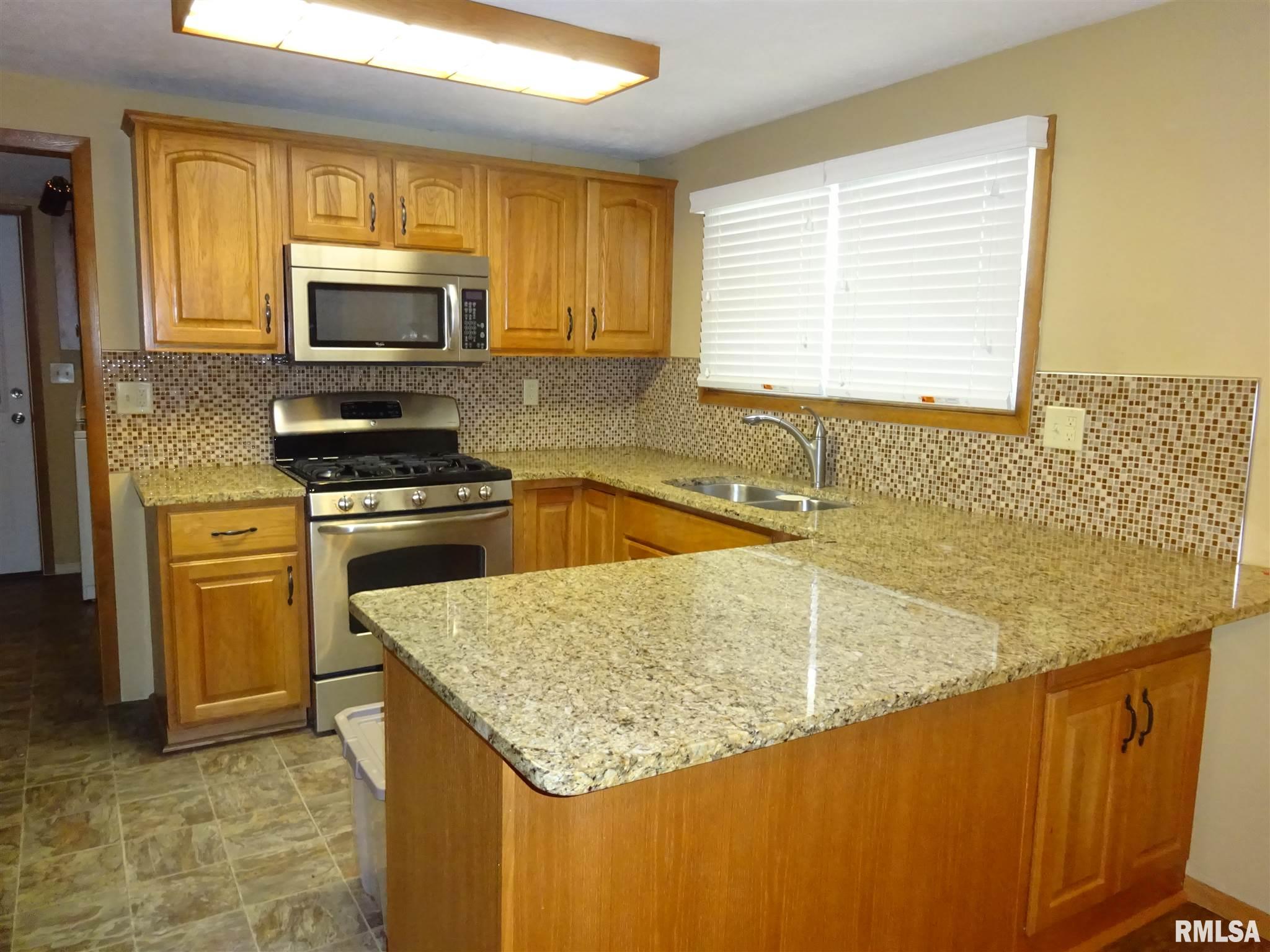 13887 North Pawnee Road Pawnee, IL 62558 - Photo 12 of 24