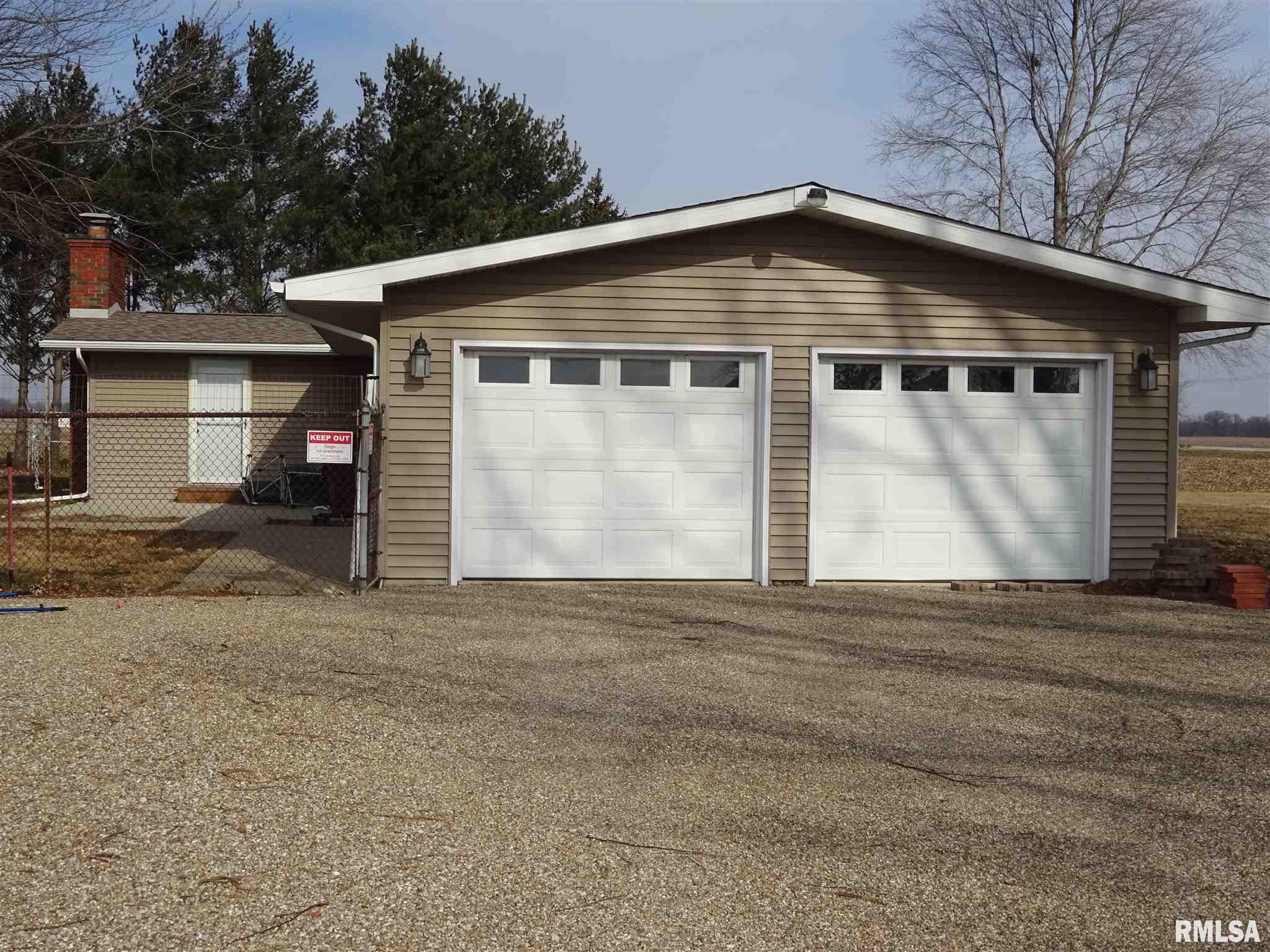 13887 North Pawnee Road Pawnee, IL 62558 - Photo 5 of 24