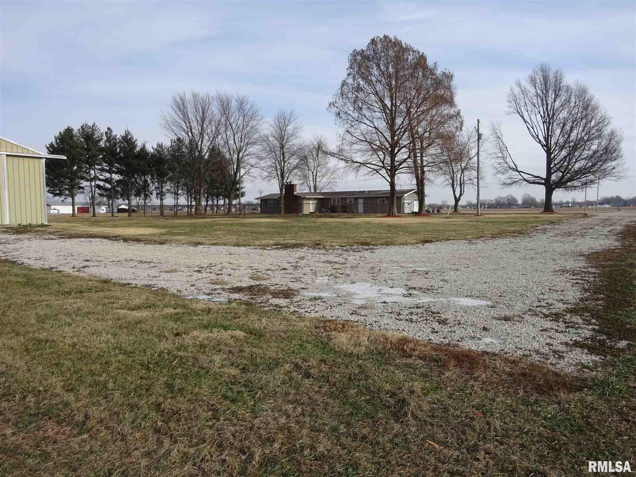 13887 North Pawnee Road Pawnee, IL 62558 - Photo 10 of 24