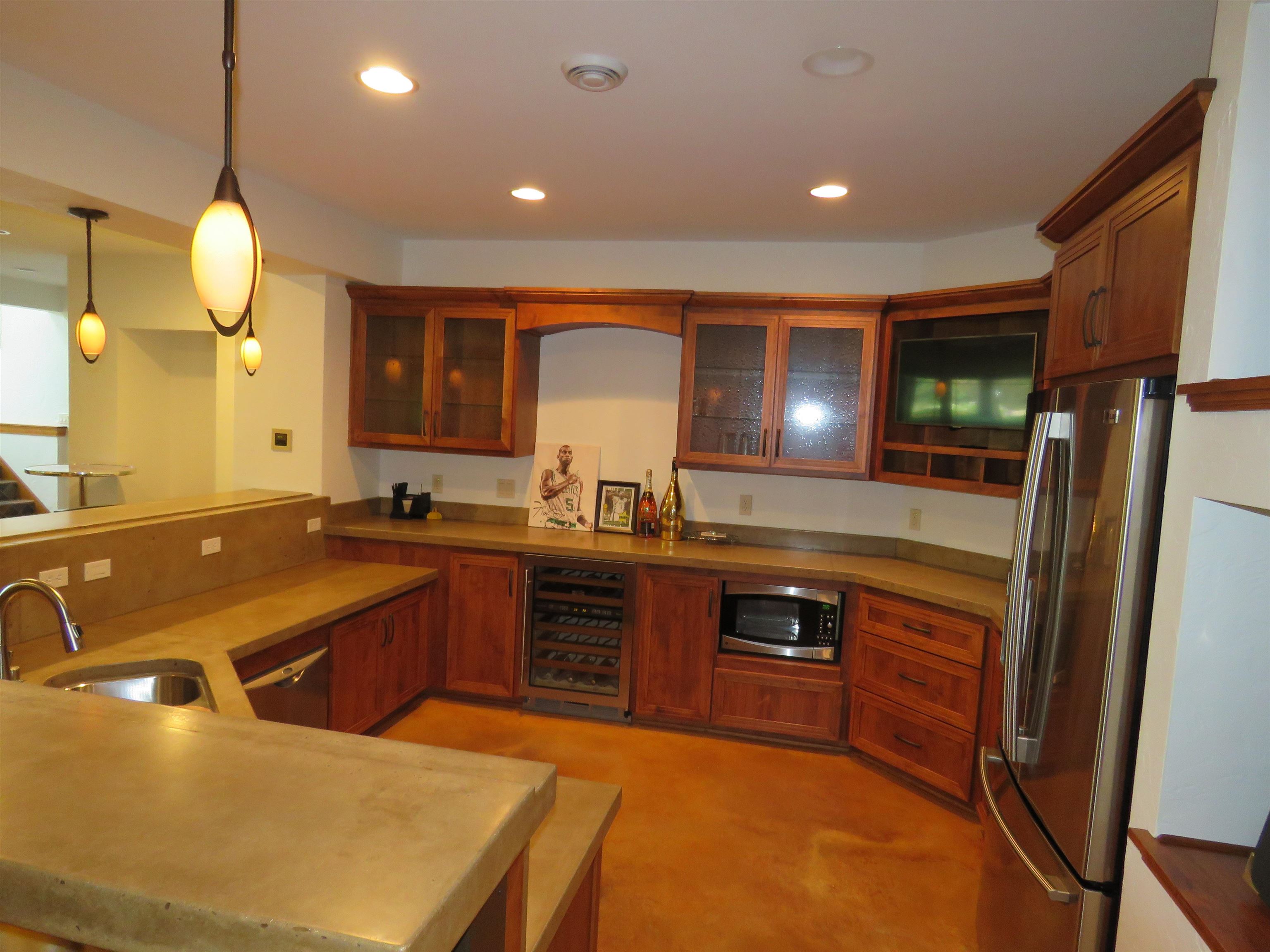 9090 North Range Line Road River Hills, WI 53217 - Photo 10 of 46 Gallery Image 10