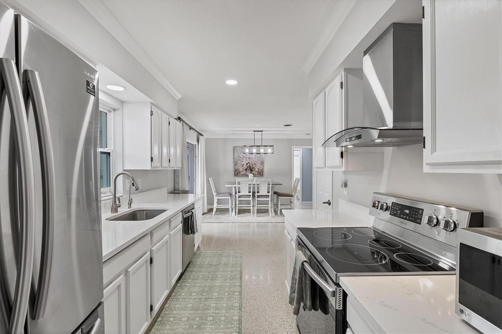 4521 Rainbow Road Venice, FL 34293 - Photo 19 of 49 Gallery Image 19