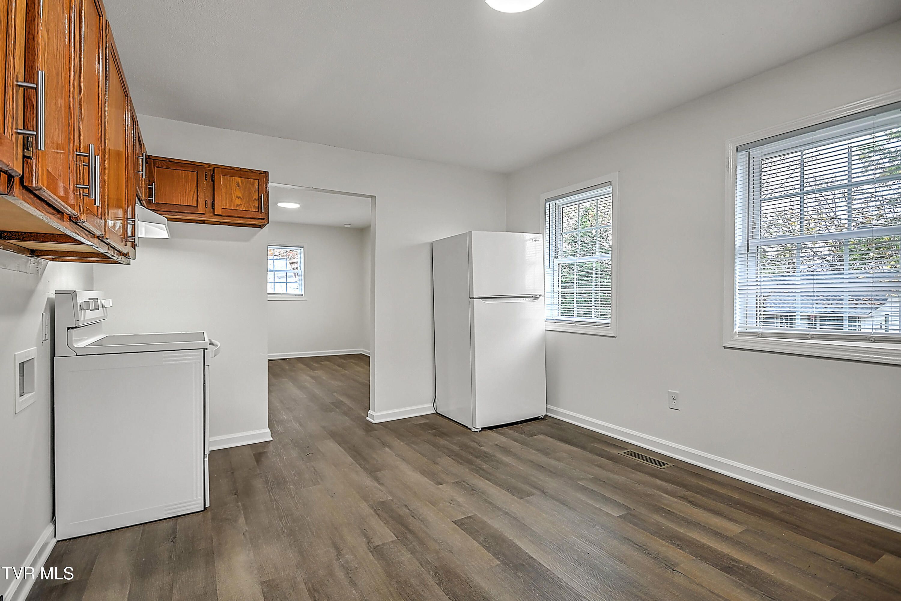 8 Birch Street Bristol, TN 37620 - Photo 13 of 30 8 Birch St CP-18