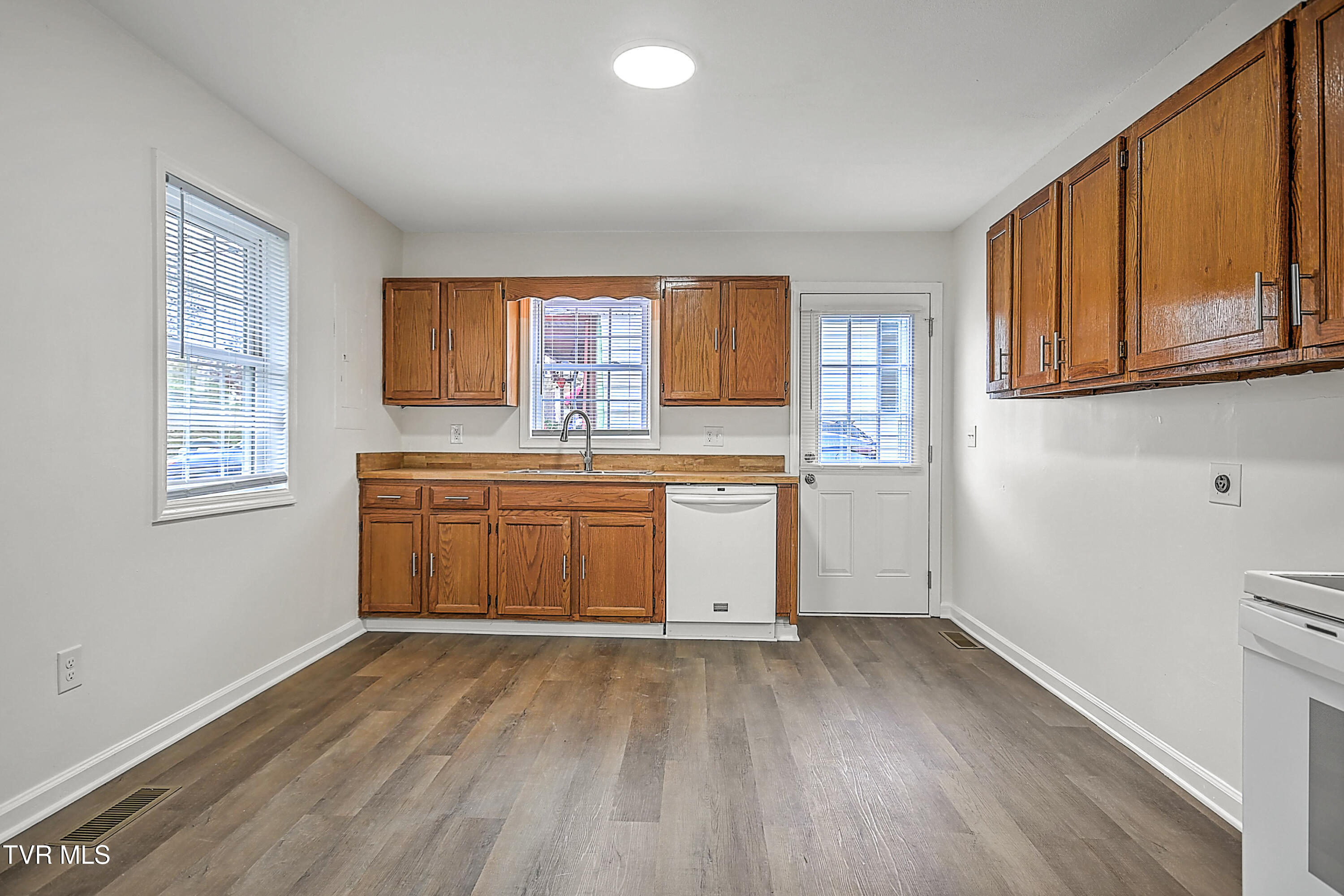 8 Birch Street Bristol, TN 37620 - Photo 9 of 30 8 Birch St CP-14