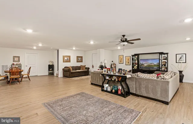 $879,000 | 10504 River Fls Way, Glen Allen, VA 23059