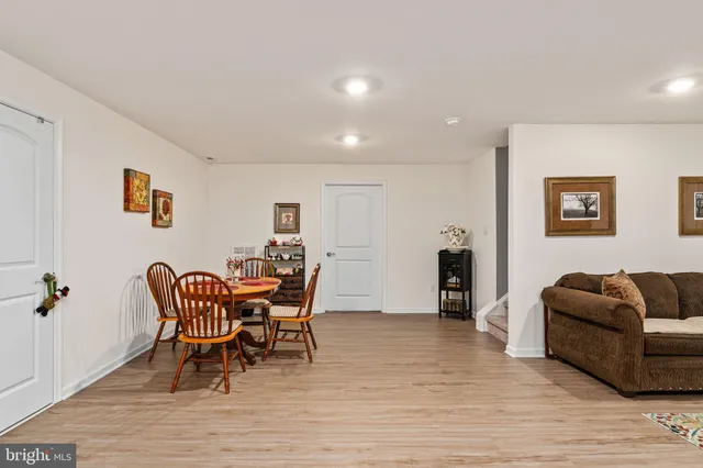 $879,000 | 10504 River Fls Way, Glen Allen, VA 23059