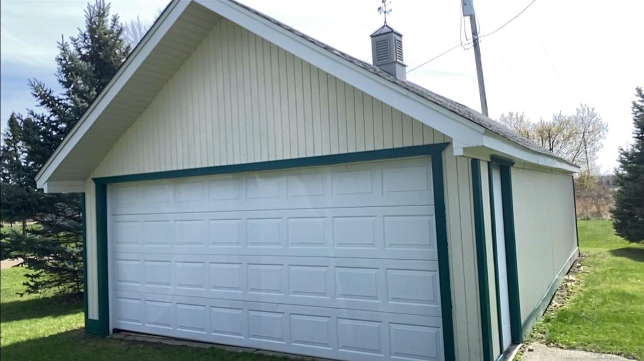 8814 Parker Road Yale, MI 48097 - Photo 15 of 18 Garage