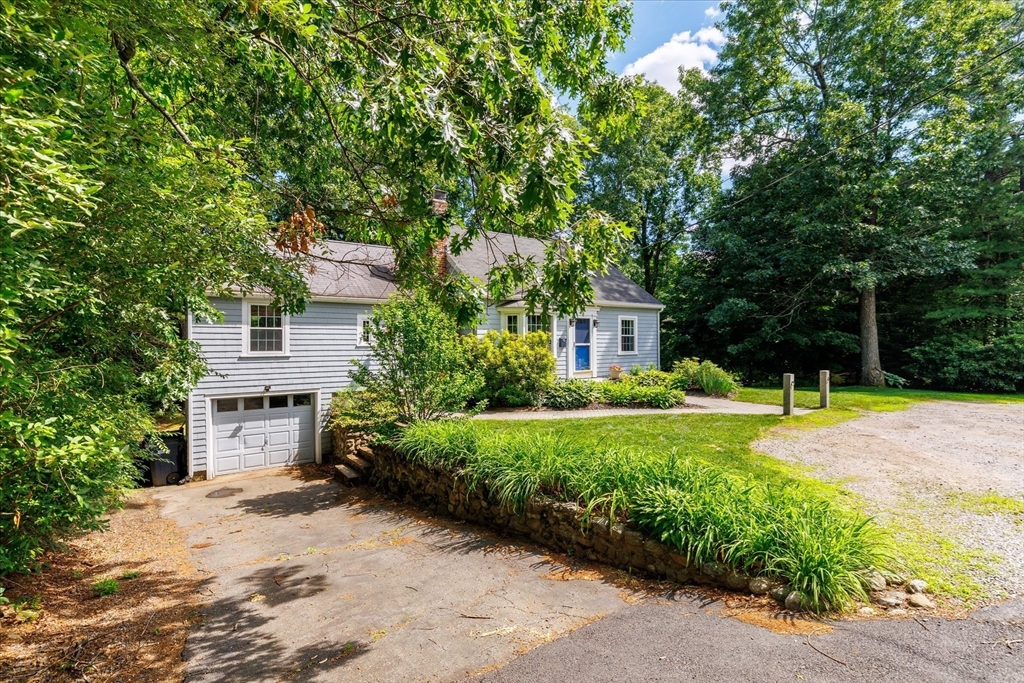 46 Bancroft Road Holden, MA 01520 - Photo 2 of 35