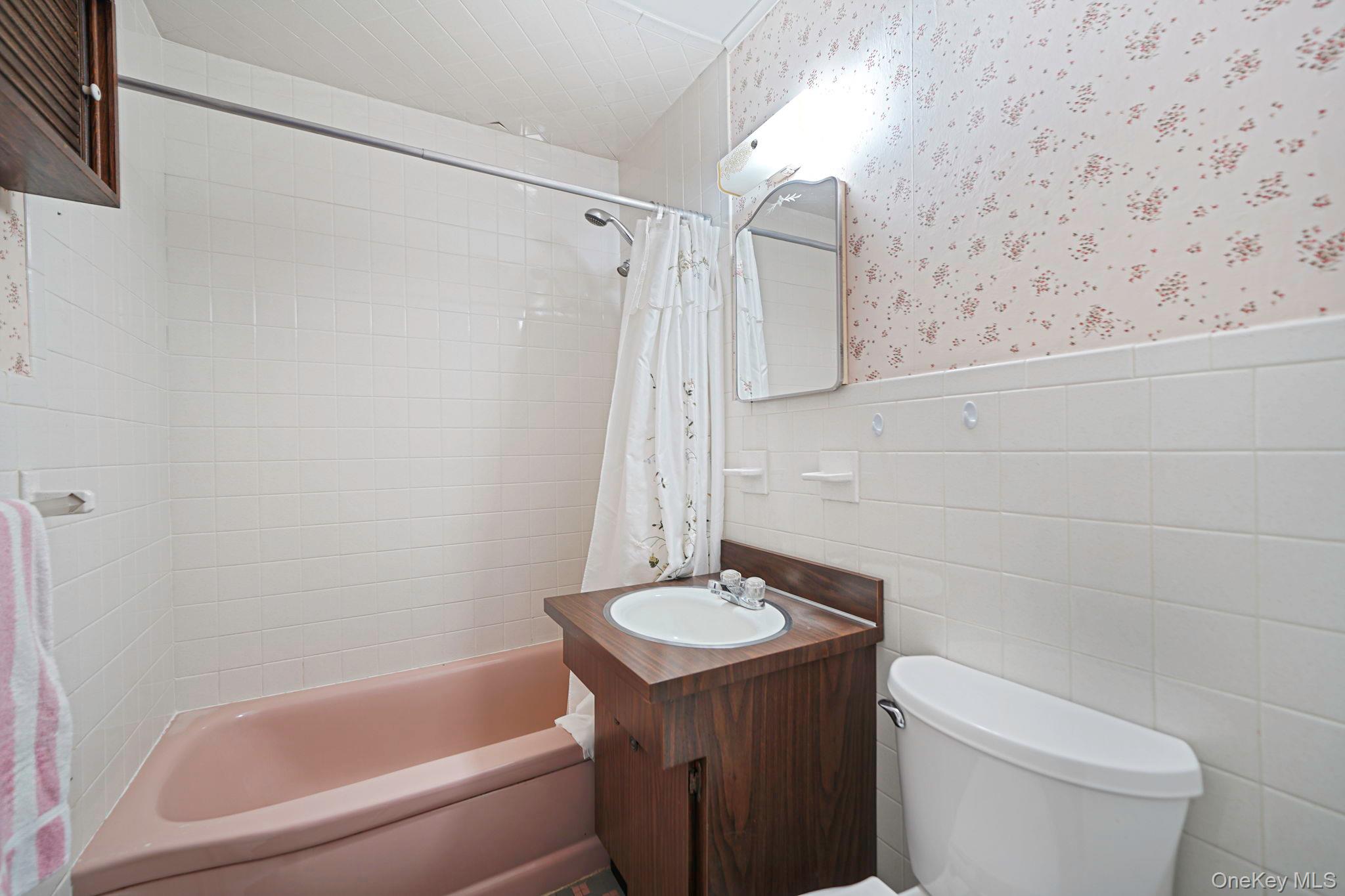 6 Noahs Path Rocky Point, NY 11778 - Photo 24 of 33