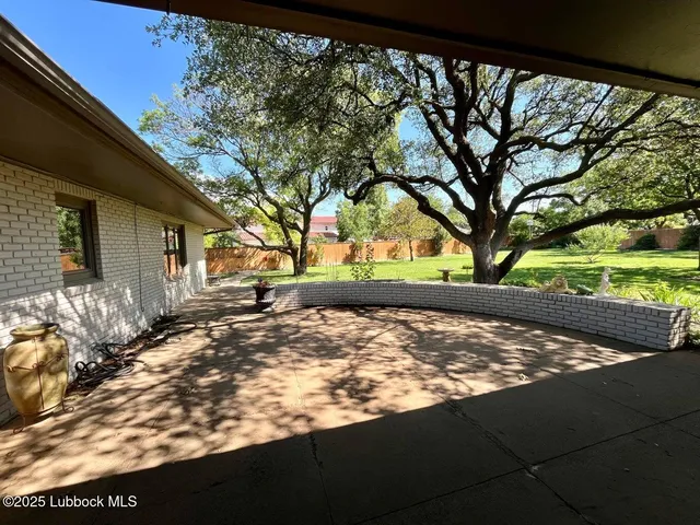 $490,000 | 103 Yucca Terrace, Plainview, TX 79072