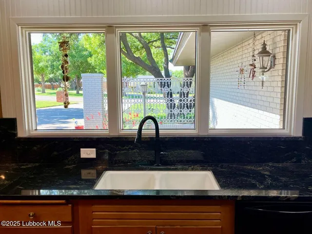 $490,000 | 103 Yucca Terrace, Plainview, TX 79072