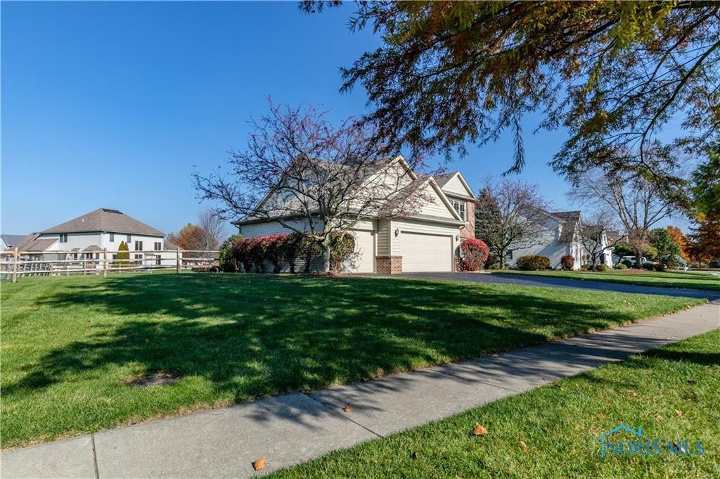 7448 Lock Mill Court Maumee, OH 43537 - Photo 3 of 33 Gallery Image 3