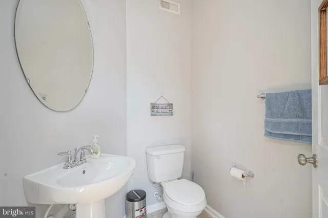 $370,000 | 10 Fawn Court, Delran, NJ 08075