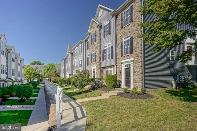 $370,000 | 10 Fawn Court, Delran, NJ 08075