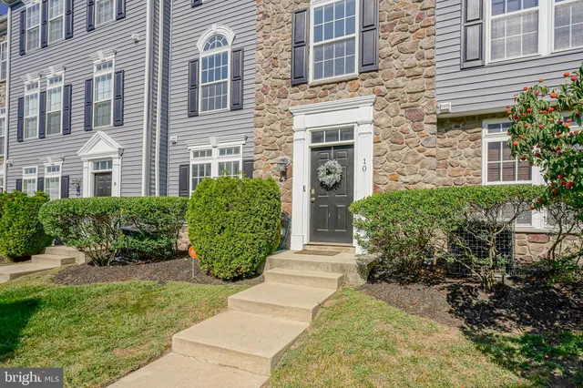 $370,000 | 10 Fawn Court, Delran, NJ 08075