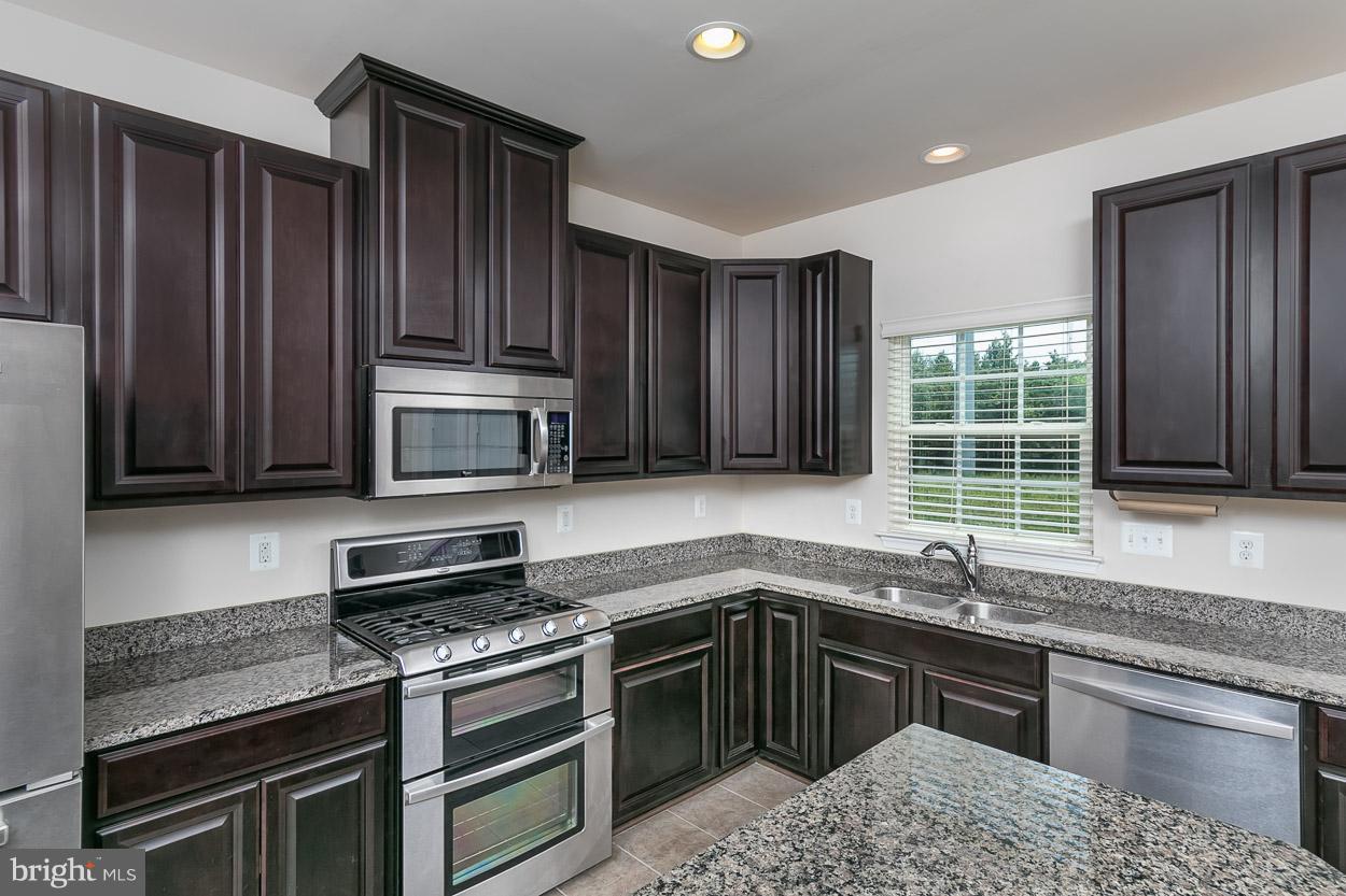 5613 Country Farm Road White Marsh, MD 21162 - Photo 4 of 23 Kitchen