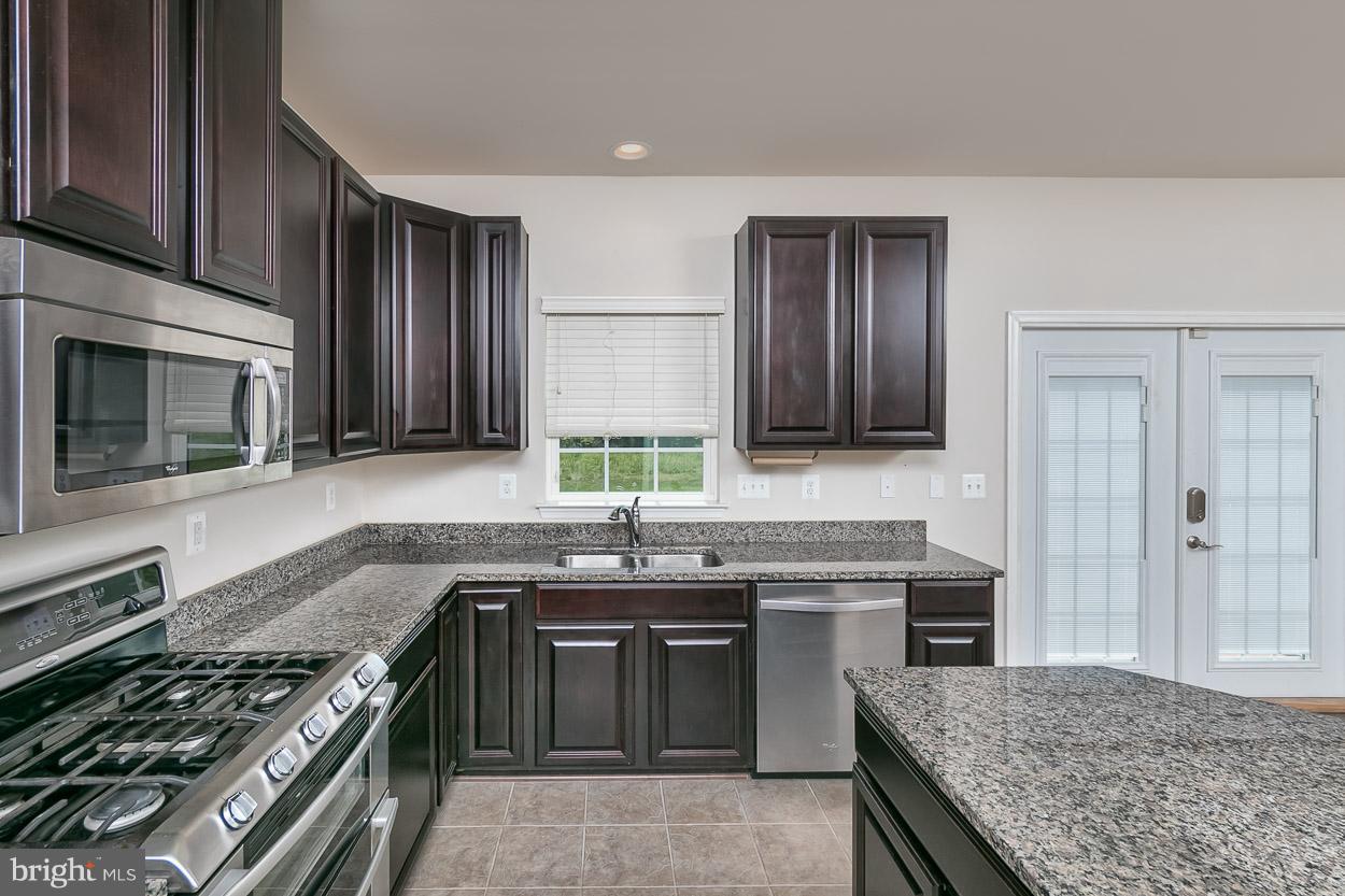 5613 Country Farm Road White Marsh, MD 21162 - Photo 5 of 23 Kitchen