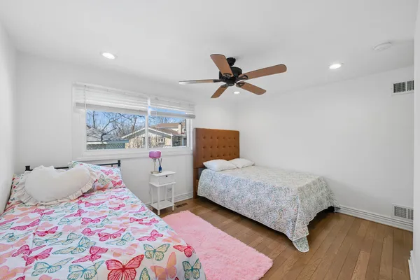 $839,999 | 3134 Maple Leaf Drive, Glenview, IL 60026