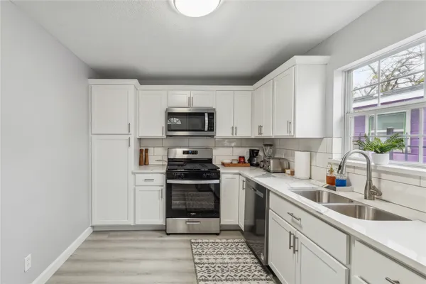 $495,000 | 2105 East 17th Street, Austin, TX 78702